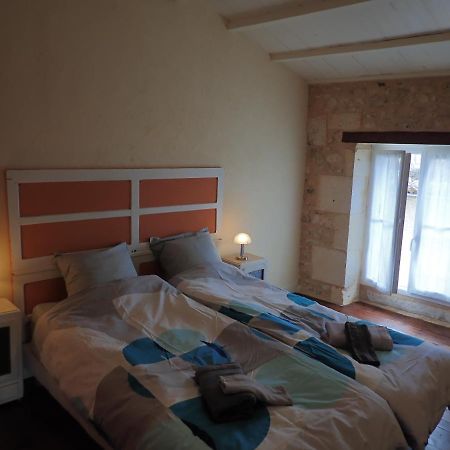 Bed and Breakfast La Miramboise à Mirambeau  Extérieur photo